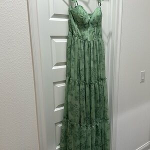 B Darlin Green Sleeveless Maxi Dress Sweetheart Neckline